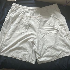 Lululemon lined 7 inch athletic shorts